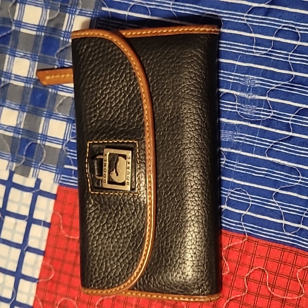 Dooney and Bourke wallet
